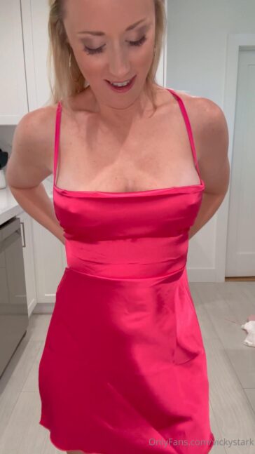 vicky stark nude silk nightwear onlyfans video leaked cmmshm 364x647 1 1