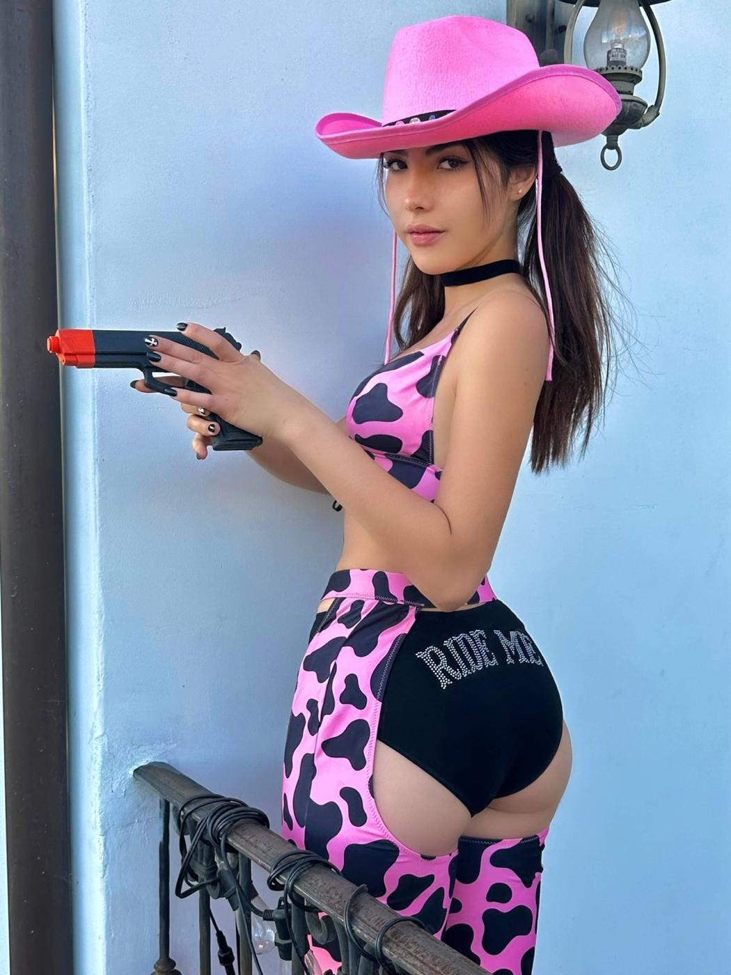 andrea botez hot pink cowgirl set leaked pyiynl